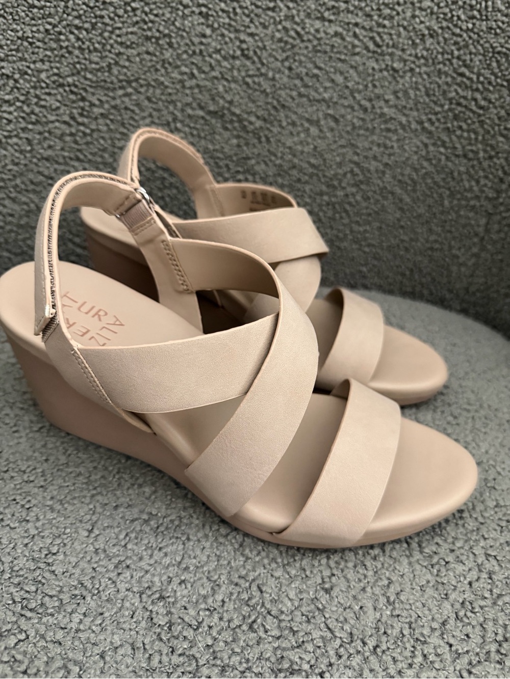 Naturalizer Women's Palmer Wedge Sandal in Nude Beige